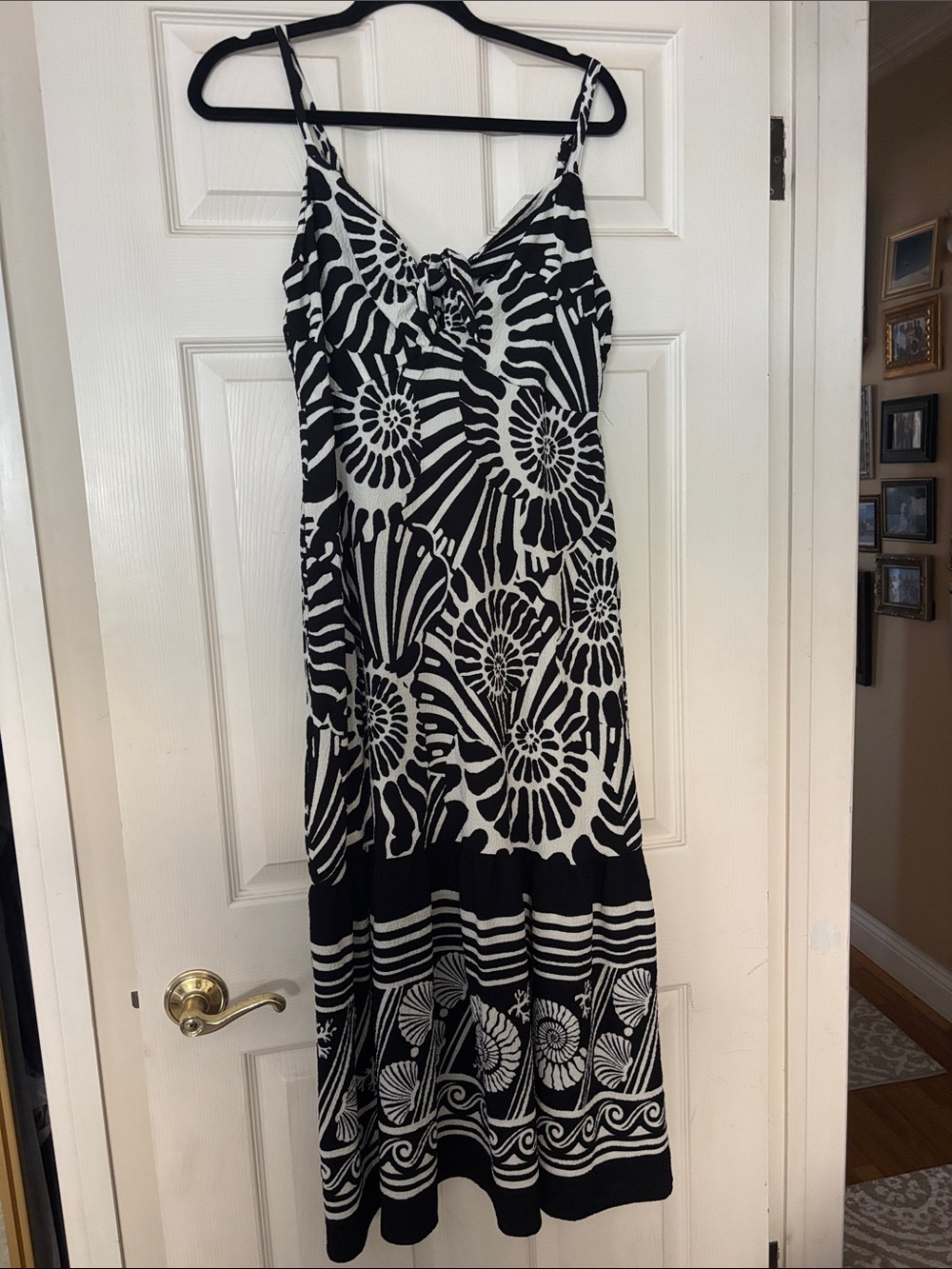 Sofia Vergara Black & White Patterned Spaghetti-Strap Maxi Dress Med NWT